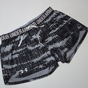 3/$30 UNDER ARMOUR Graphic Print Drawstring Shorts Lined